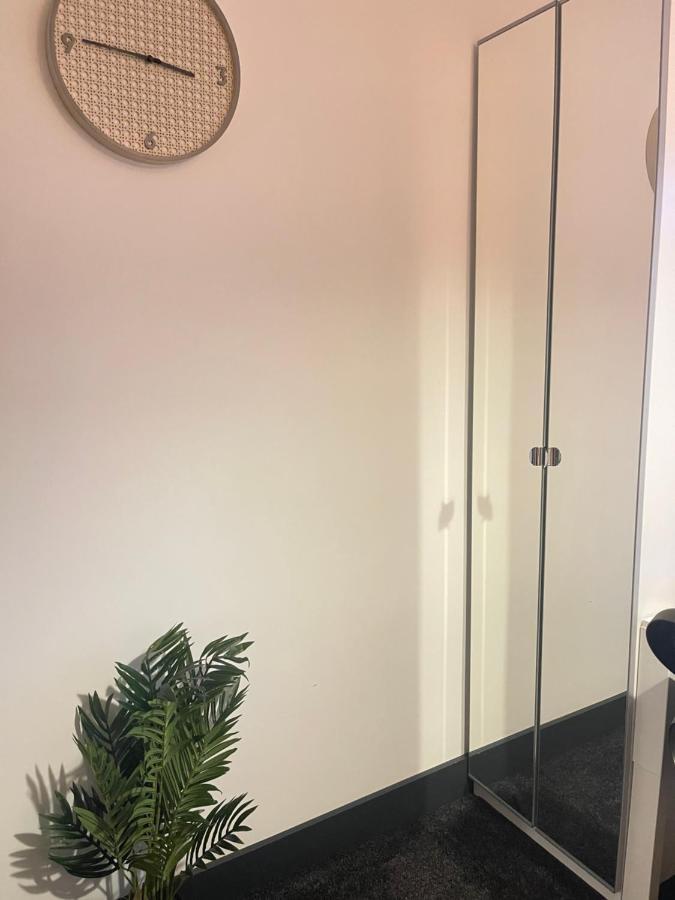Elegant Studio1 Netflix Bathroom Close To Beach Swansea Kültér fotó